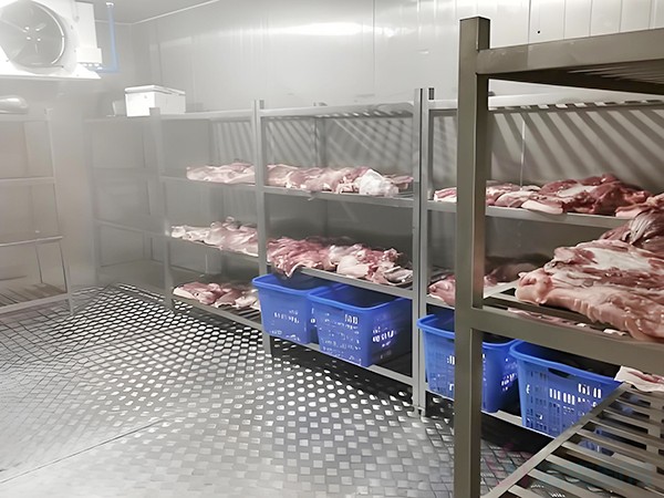 存储猪肉的冷库