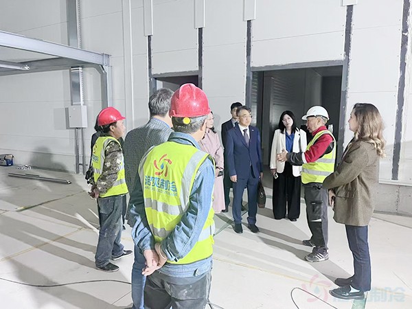 中国驻阿拉木图总领事苏方遒视察k8凯发一触即发制冷哈萨克斯坦屠宰场冷库项目现场拍摄
